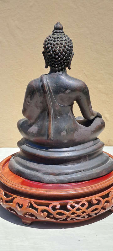 Antique very very old Bronze Lost Wax Casting of Ayutthaya Buddha statue