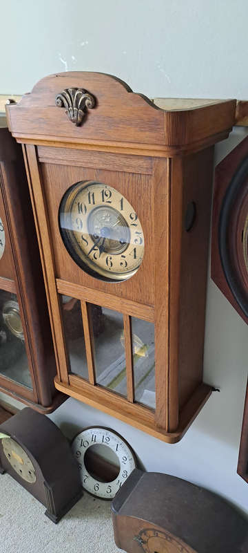 kIENZLE vintage wall clock oak case very nice condition