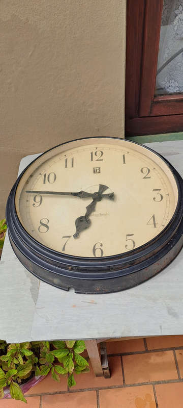 REDUCED Large electric vintage wall clock