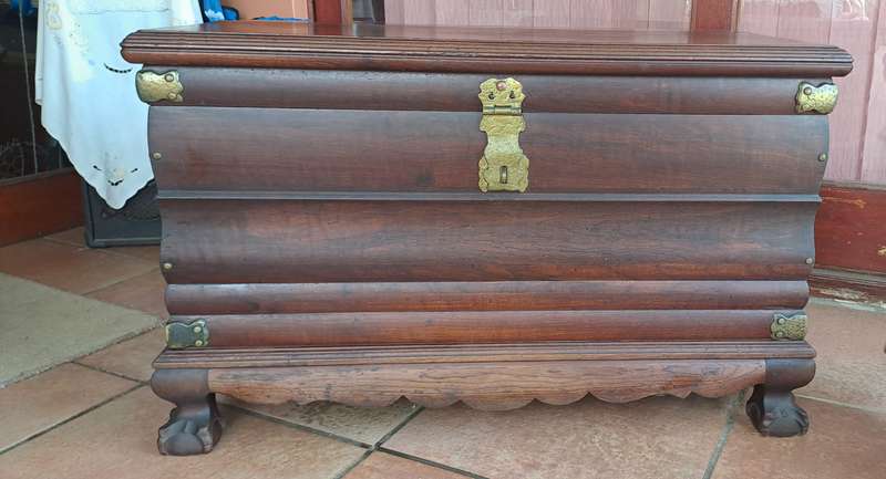 Very Large Very Heavy solid KIAAT  kist