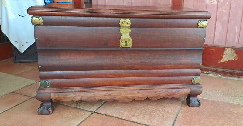 Very Large Very Heavy solid KIAAT  kist