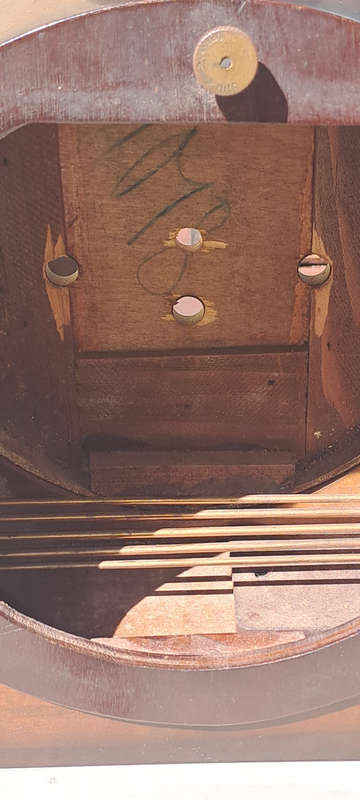 Hermle clock housing with 5 gong rods