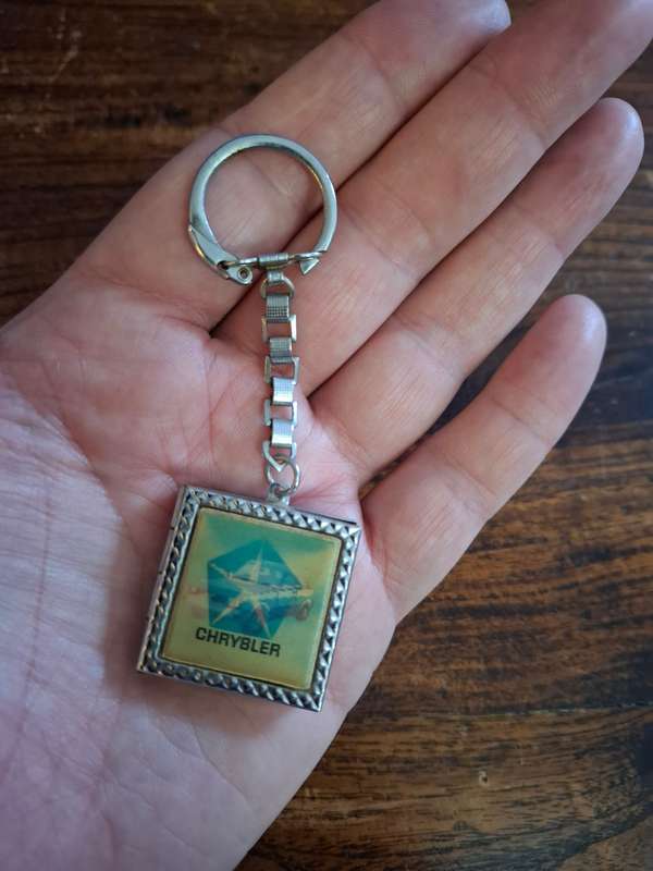 Vintage Chrysler keyring Photo Frame