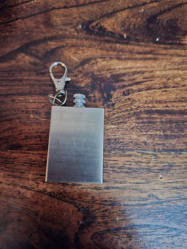 Waterproof matches keyring lighter