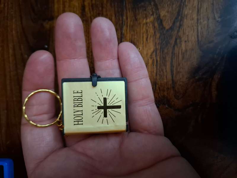 Little Bible Keyring - FULL IN DETAIL PRINTED BIBLE