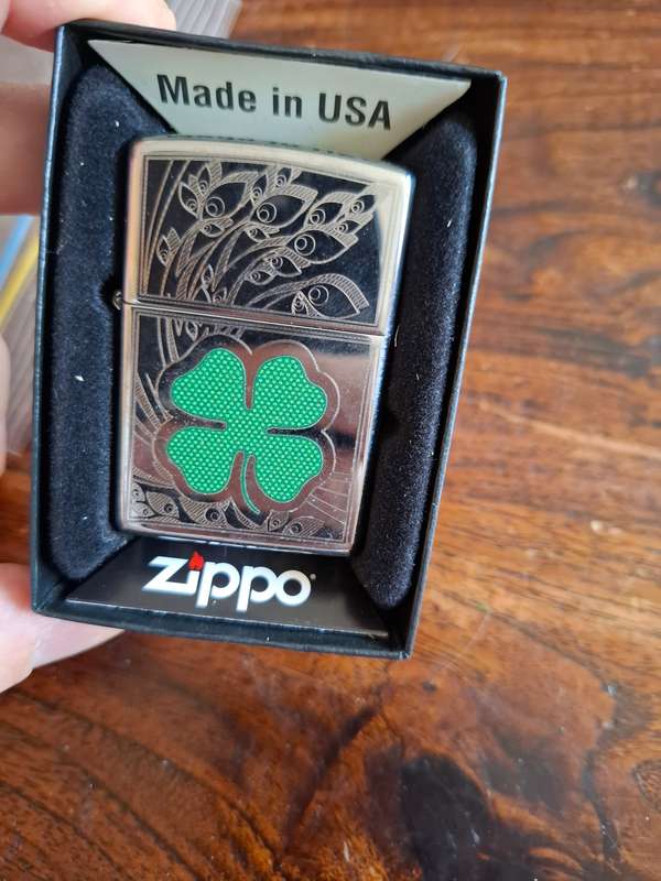 ZIPPO Clover High Polish Chrome Design