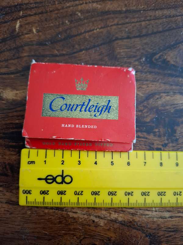 Vinyage Courtleigh matchbox