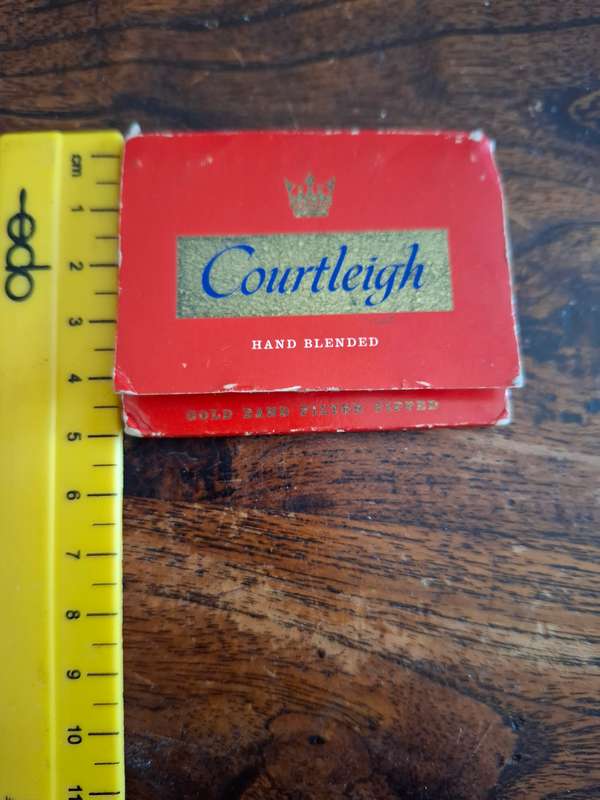 Vinyage Courtleigh matchbox