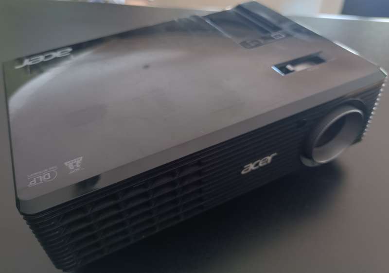 ACER X112 DLP Projector