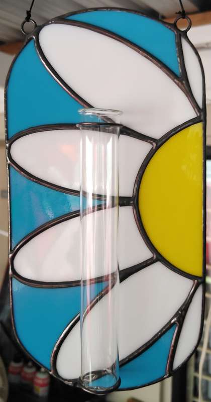 Stained glass daisy propagation station