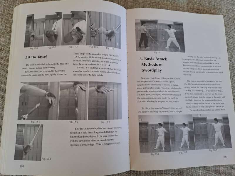 Aikido and Chinese Martial Arts - Aikido and Weapons Training Volume 2