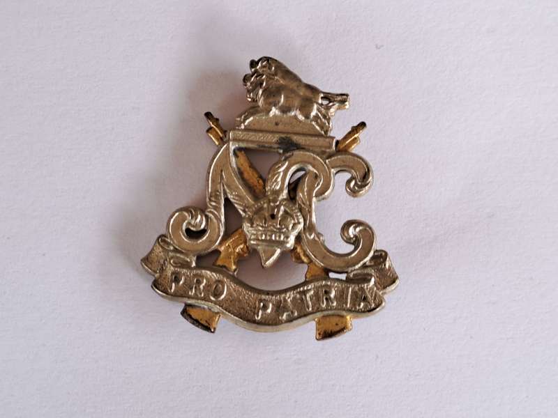 South Africa Natal Carbineers Pro Patria Cap Badge