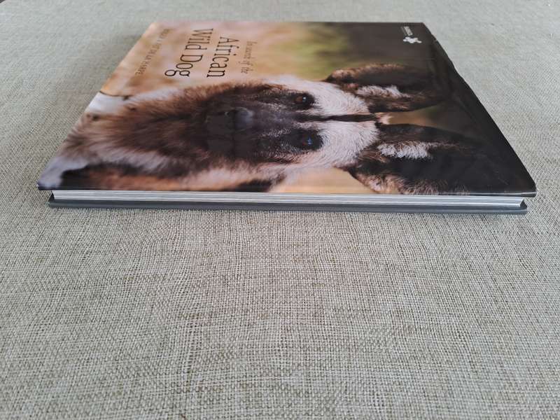 In Search of the African Wild Dog: The right to survive - Roger & Pat De La Harpe