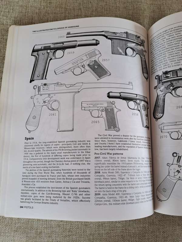 The Illustrated Encyclopedia of Handguns  Pistols and Revolvers of the World, 1870 to the present