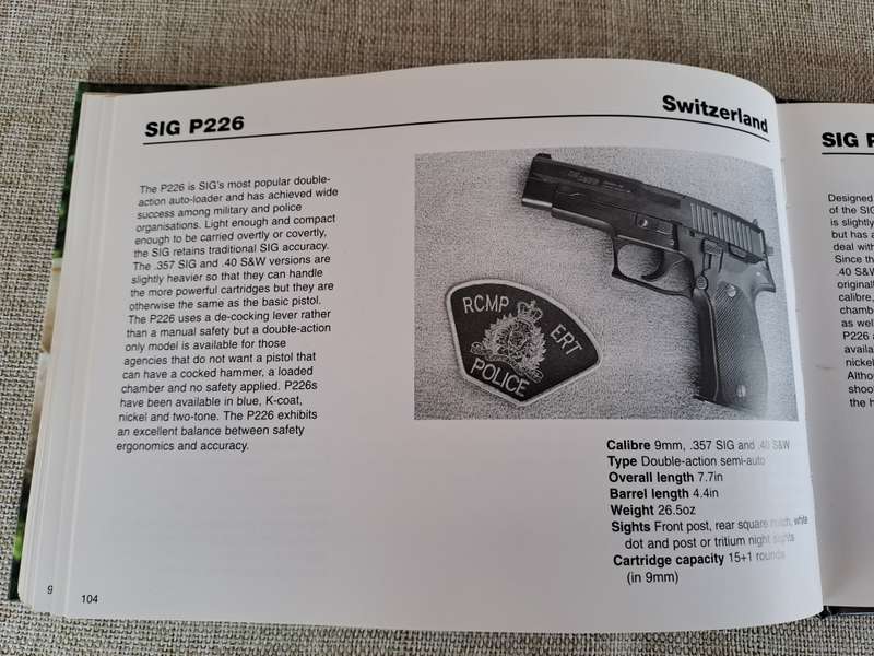 Combat Handguns - Leroy Thompson