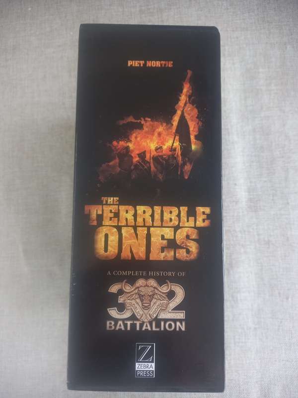 The Terrible Ones: Two Volumes - A Complete History Of 32 Battalion /boxset - Piet Nortje