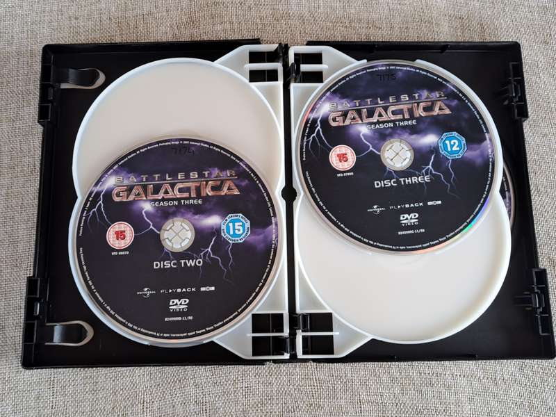 Battlestar Galactica Box Sets DVD: Season 1, 2.0, 3 and final season