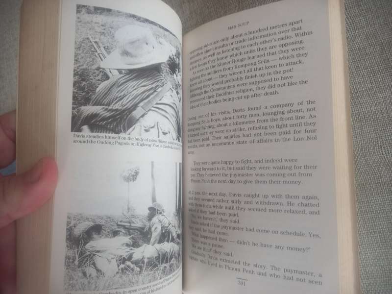 One Crowded Hour - Neil Davis - Combat Cameraman 1934 - 1985 - Tim Bowden