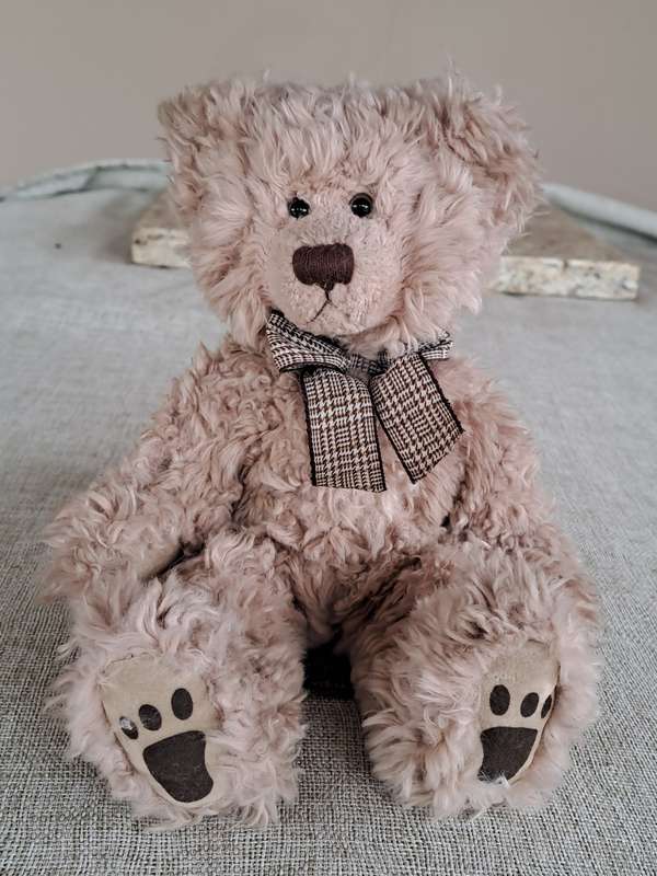 Thornbury  Russ Berrie Bear