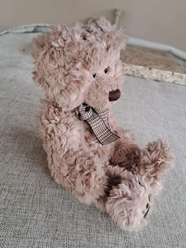 Thornbury  Russ Berrie Bear