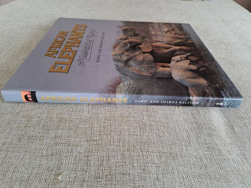 African Elephants: A Celebration of Majesty - Daryl & Sharna Balfour