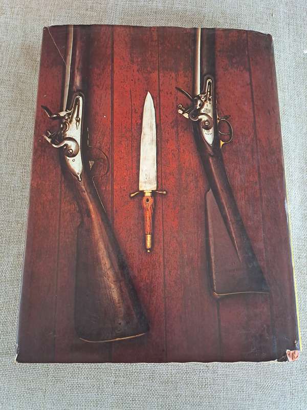 The Illustrated Book of Guns and Rifles