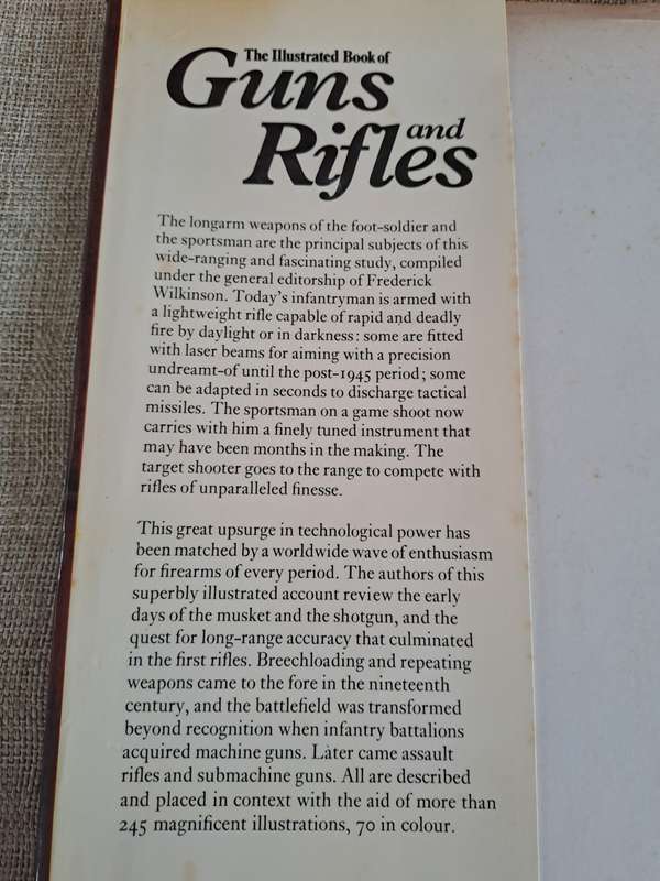 The Illustrated Book of Guns and Rifles