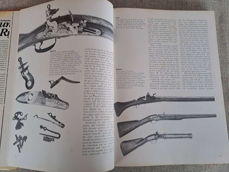 The Illustrated Book of Guns and Rifles