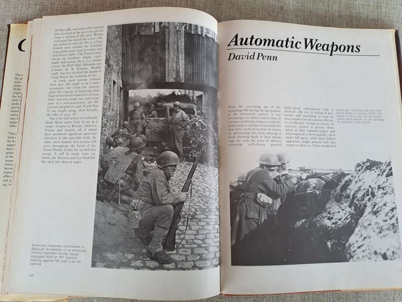 The Illustrated Book of Guns and Rifles