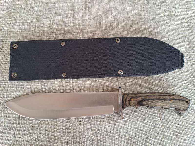 Rough Ryder RR1022 Fixed Blade Bowie Knife