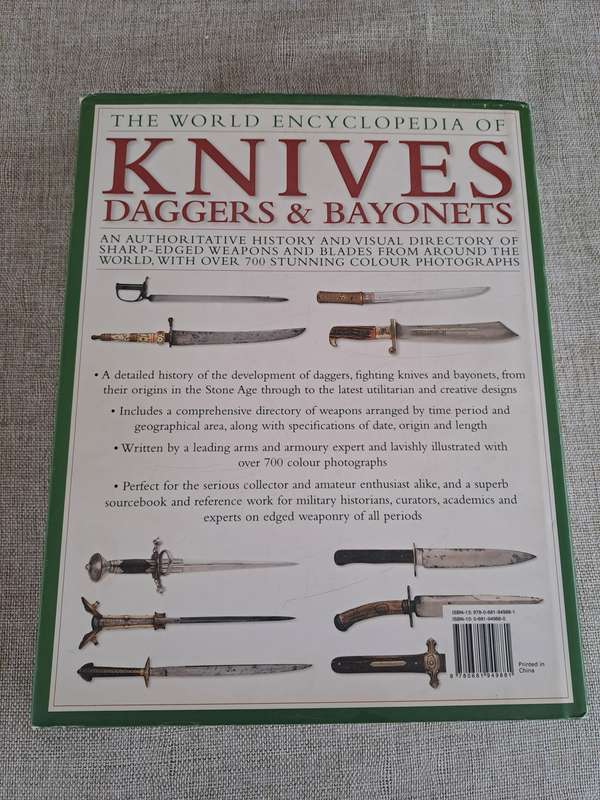 The World Encyclopedia of Knives, Daggers & Bayonets - Dr. Tobias Capwel