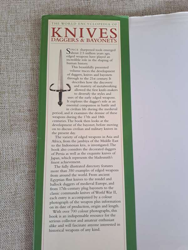 The World Encyclopedia of Knives, Daggers & Bayonets - Dr. Tobias Capwel