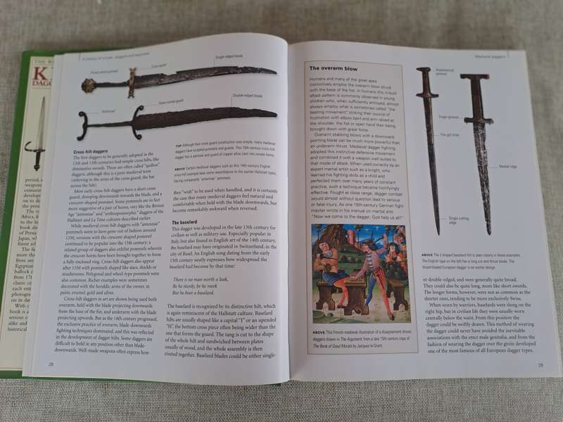 The World Encyclopedia of Knives, Daggers & Bayonets - Dr. Tobias Capwel
