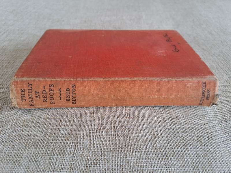 The Family at Red-Roofs - Enid Blyton