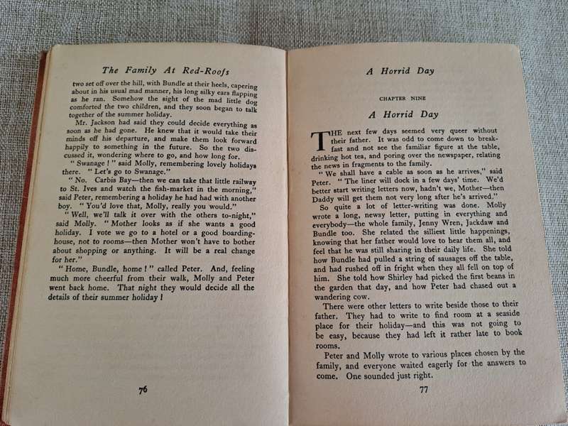 The Family at Red-Roofs - Enid Blyton