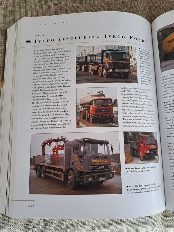 The Illustrated Encyclopedia of Tractors & Trucks - John Carroll & Peter Davies