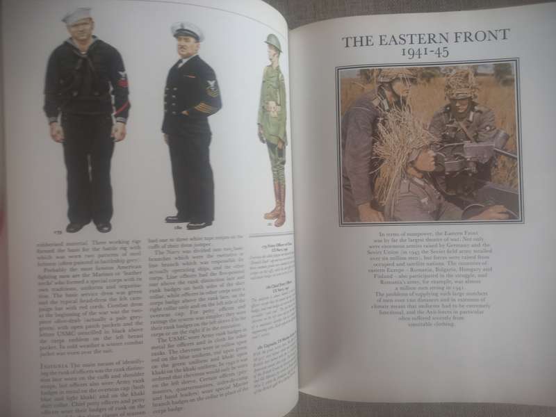 The Armed Forces of World War II - Uniforms, Insignia and organisation - Andrew Mollo