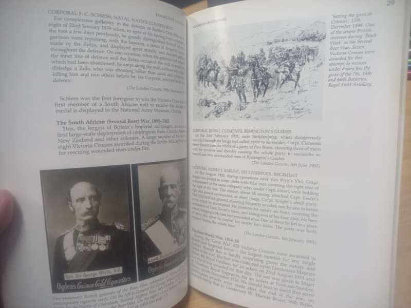 The Victoria Cross  Peter Duckers (A Shire Book)