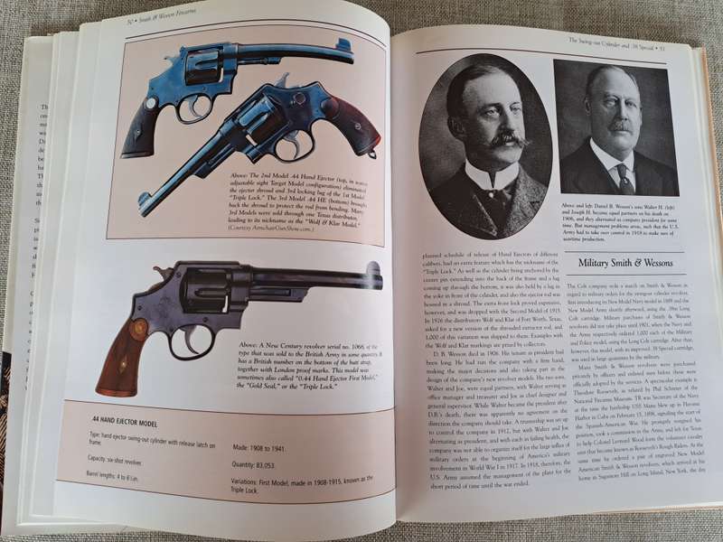 The History of Smith & Wesson Firearms - Dean K. Boorman