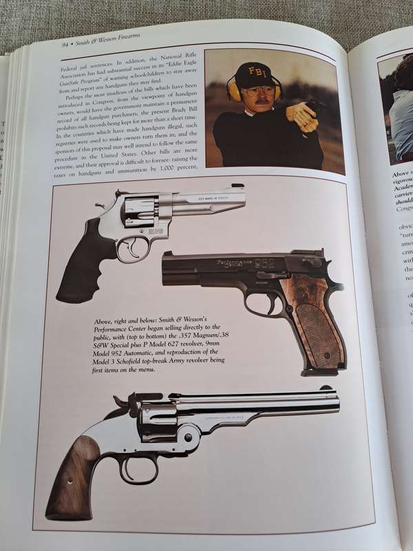 The History of Smith & Wesson Firearms - Dean K. Boorman