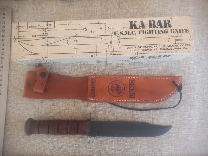 Ka-Bar with leather sheath and box.