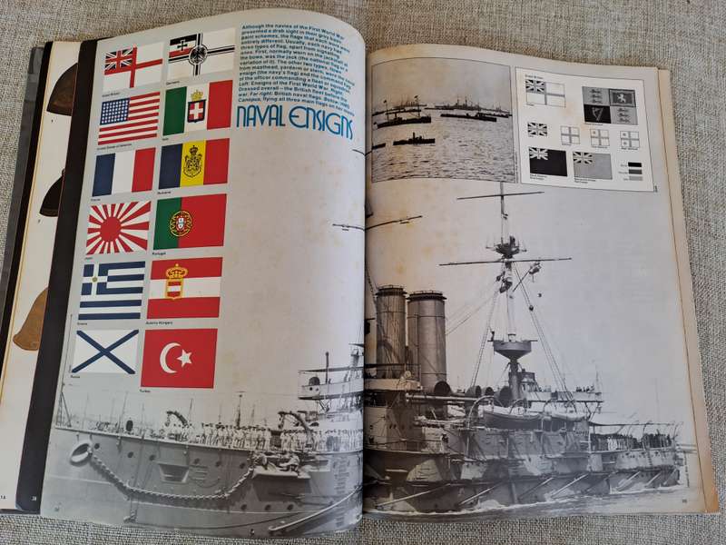 Heraldry of War: Medals, Badges and Uniforms - Purnell`s History of The World Wars Special