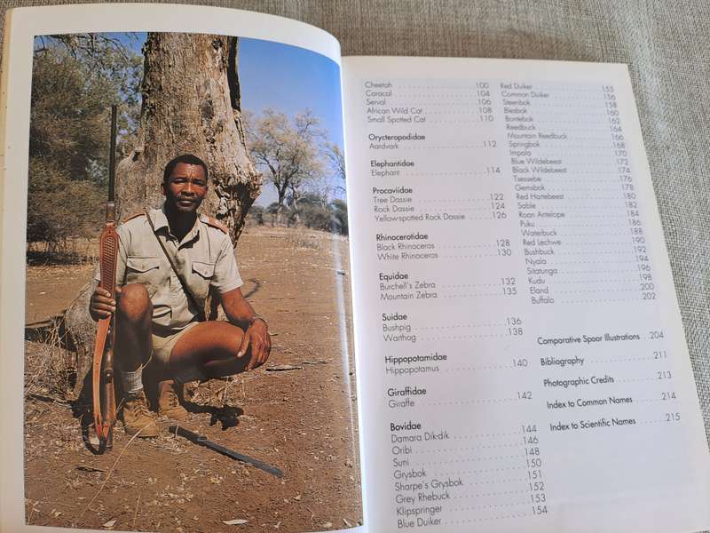 Signs of the Wild 5th Edition - Clive Walker