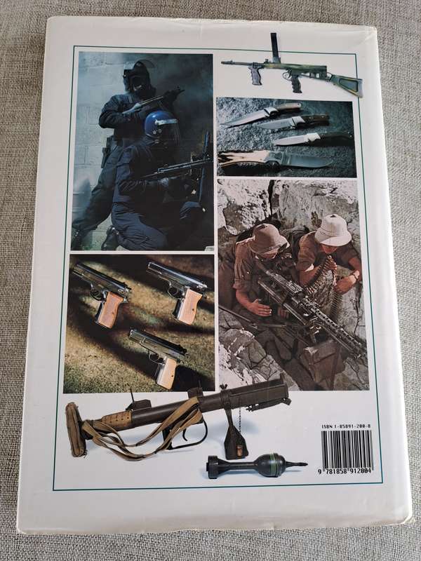 Twentieth-Century Arms & Armour - Stephen Bull