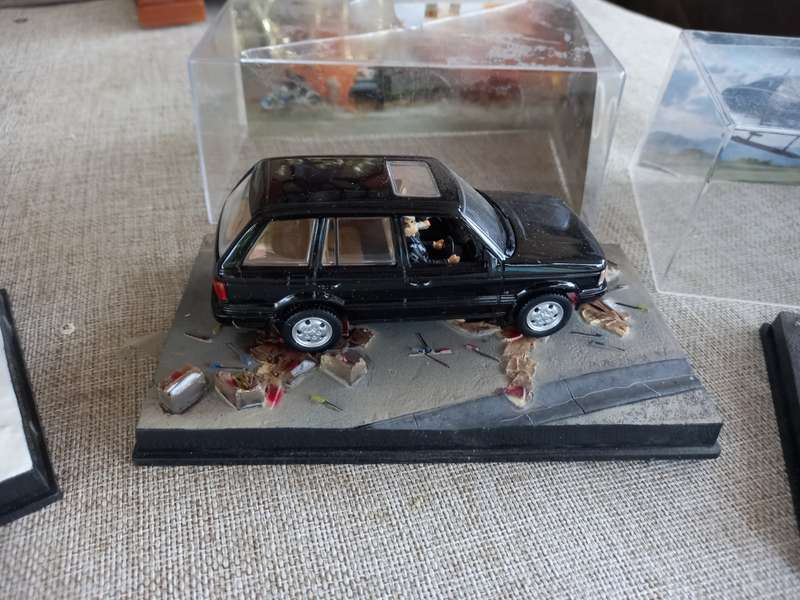 James Bond 007 cars x 4