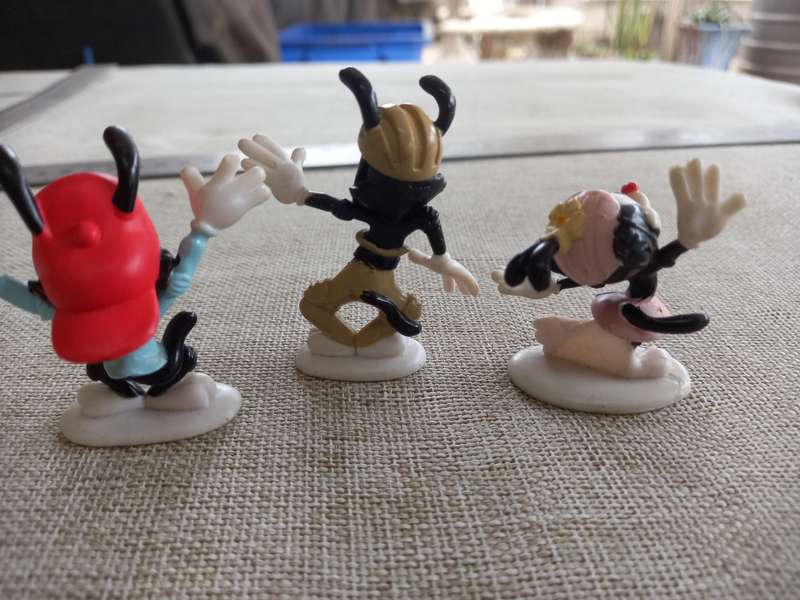 "Animaniacs" - Yacko, Wacko and Dot - zany to the max collectable figurines - Warner Brothers