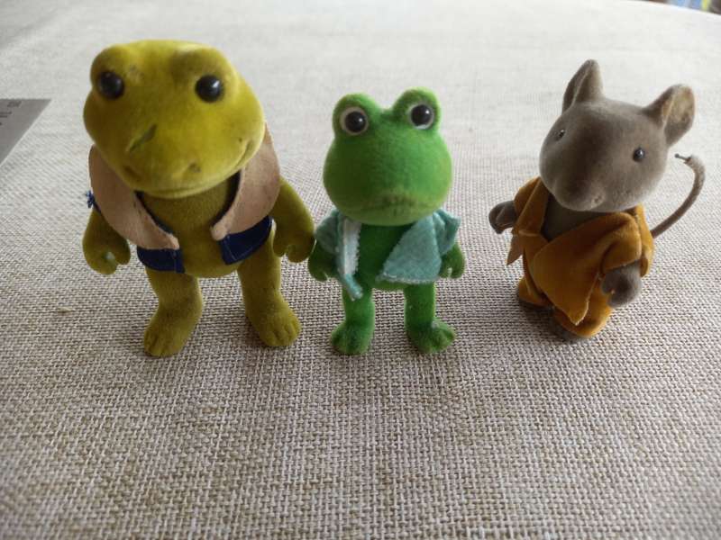 Sylvanian Forest Family Figures x 3
