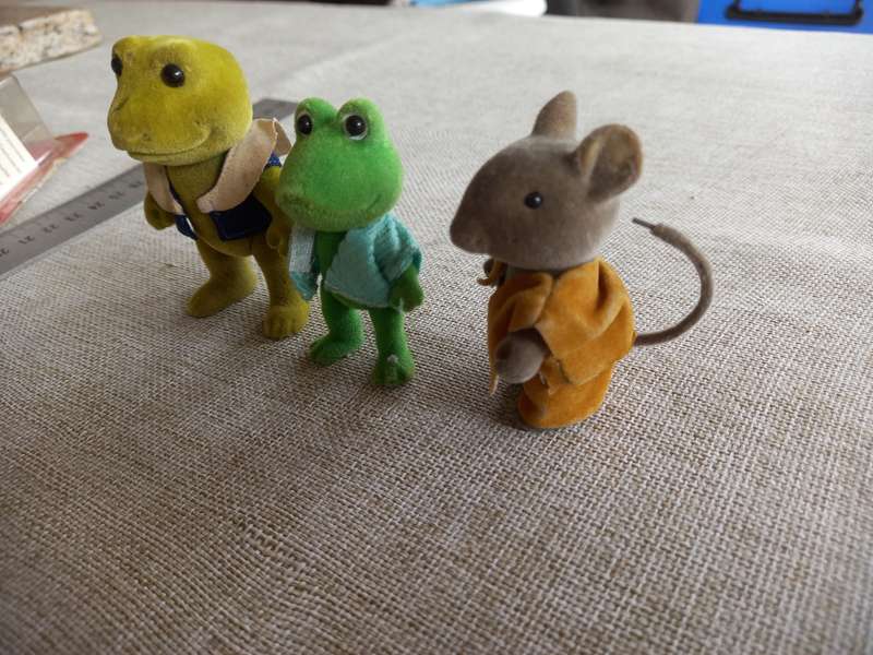 Sylvanian Forest Family Figures x 3
