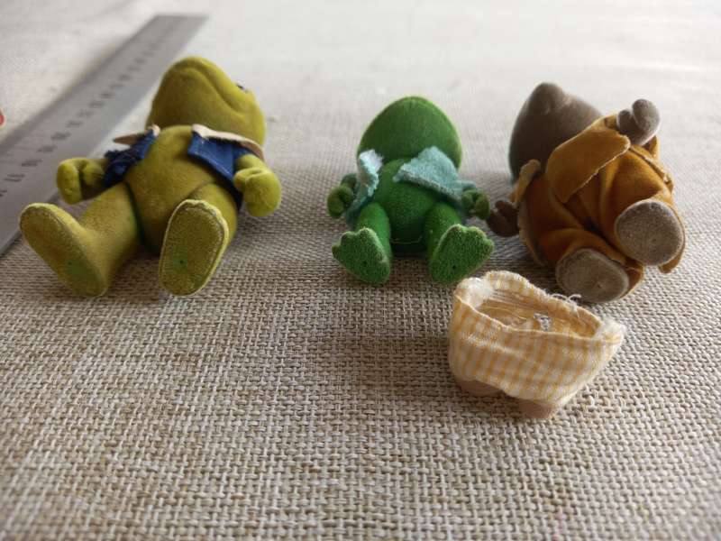 Sylvanian Forest Family Figures x 3