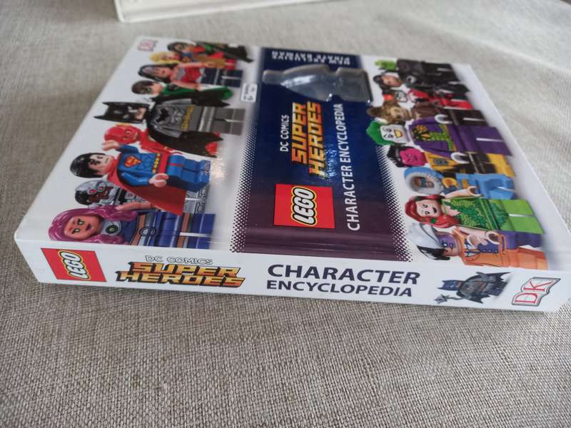 Lego - DC Comics - Super Heroes - Character Encyclopedia